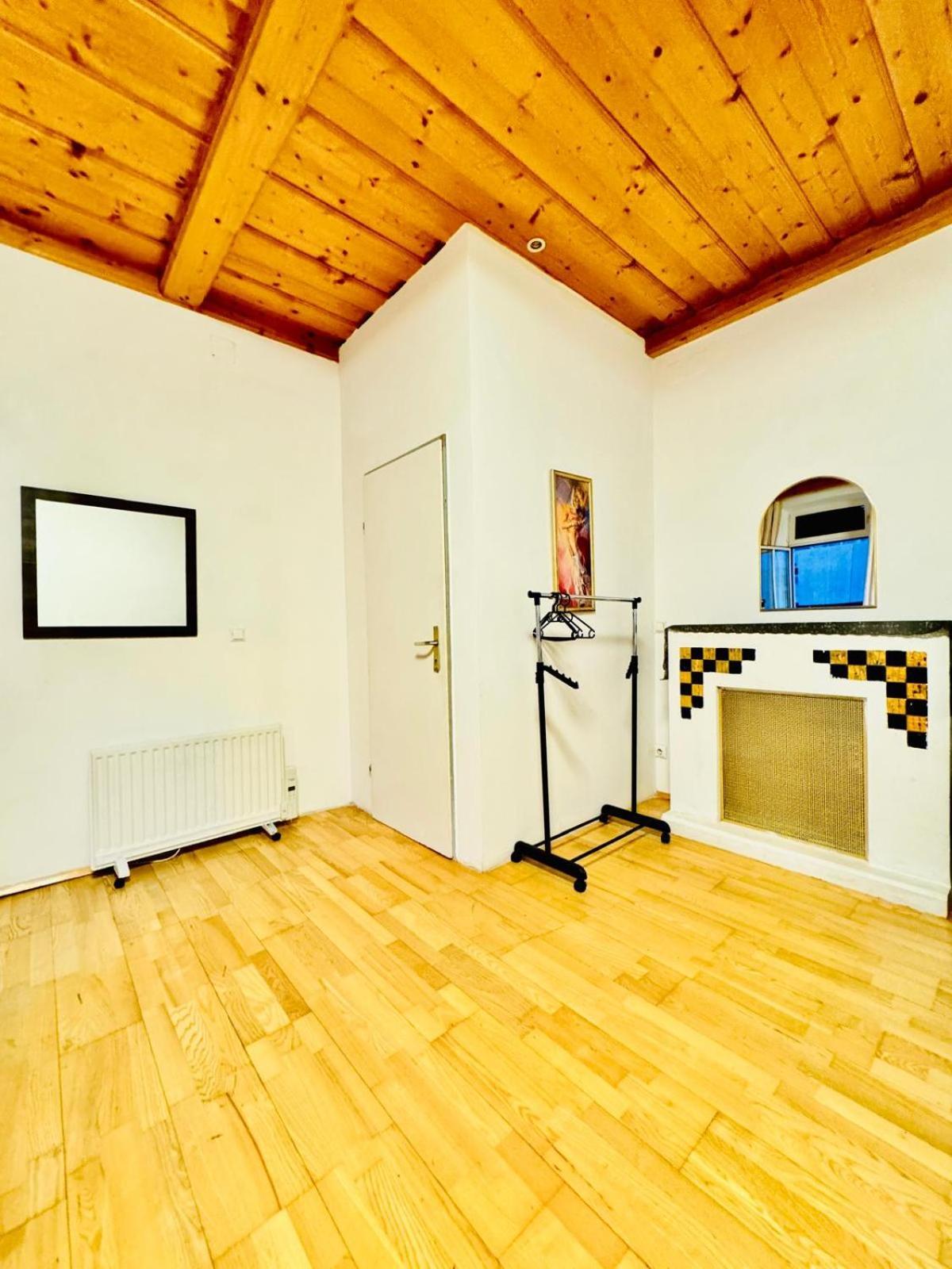 Cozy 4br For Up To 12p 10-min To Fac Platz Apartment