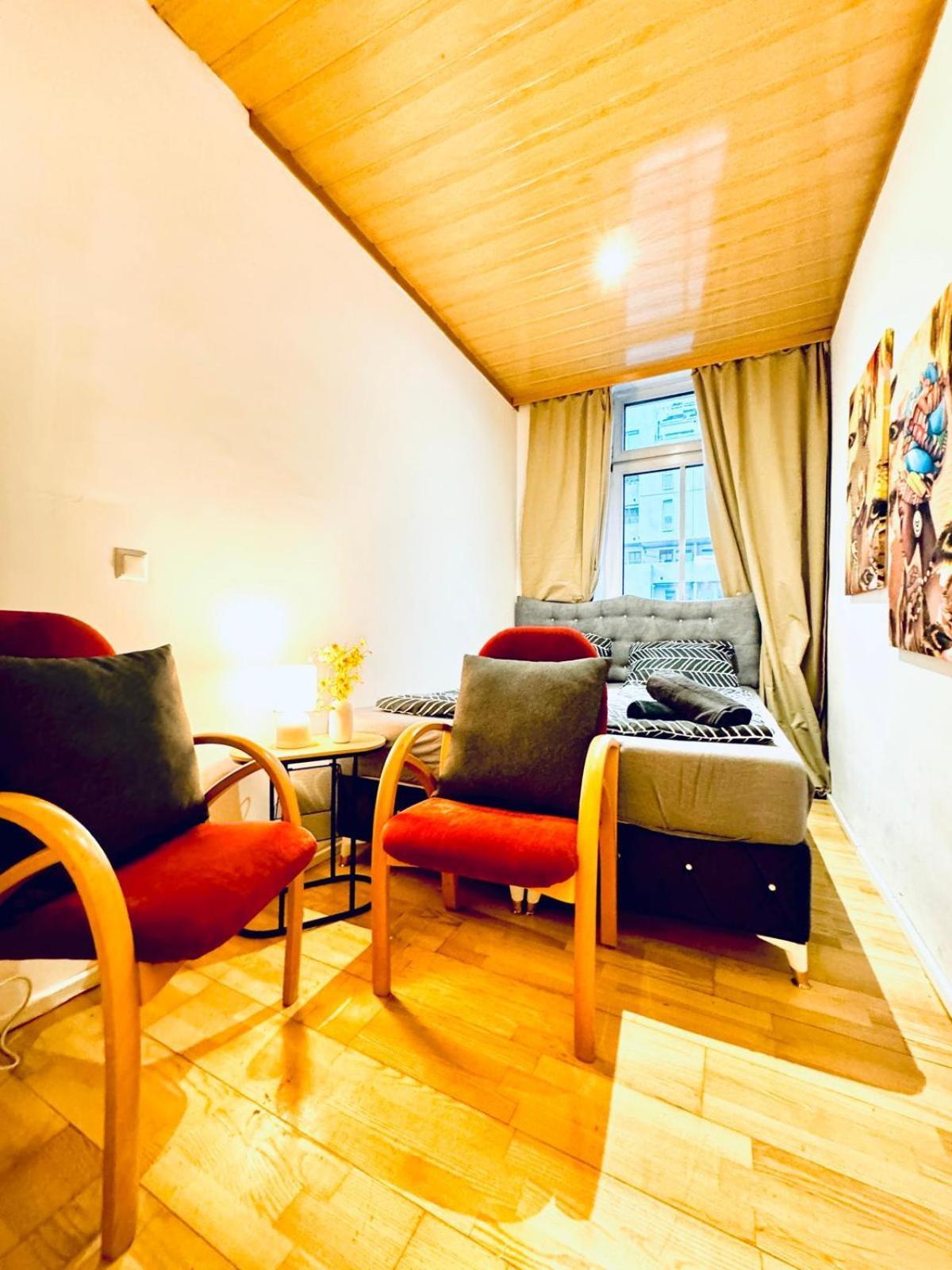 Cozy 4br For Up To 12p 10-min To Fac Platz Apartment