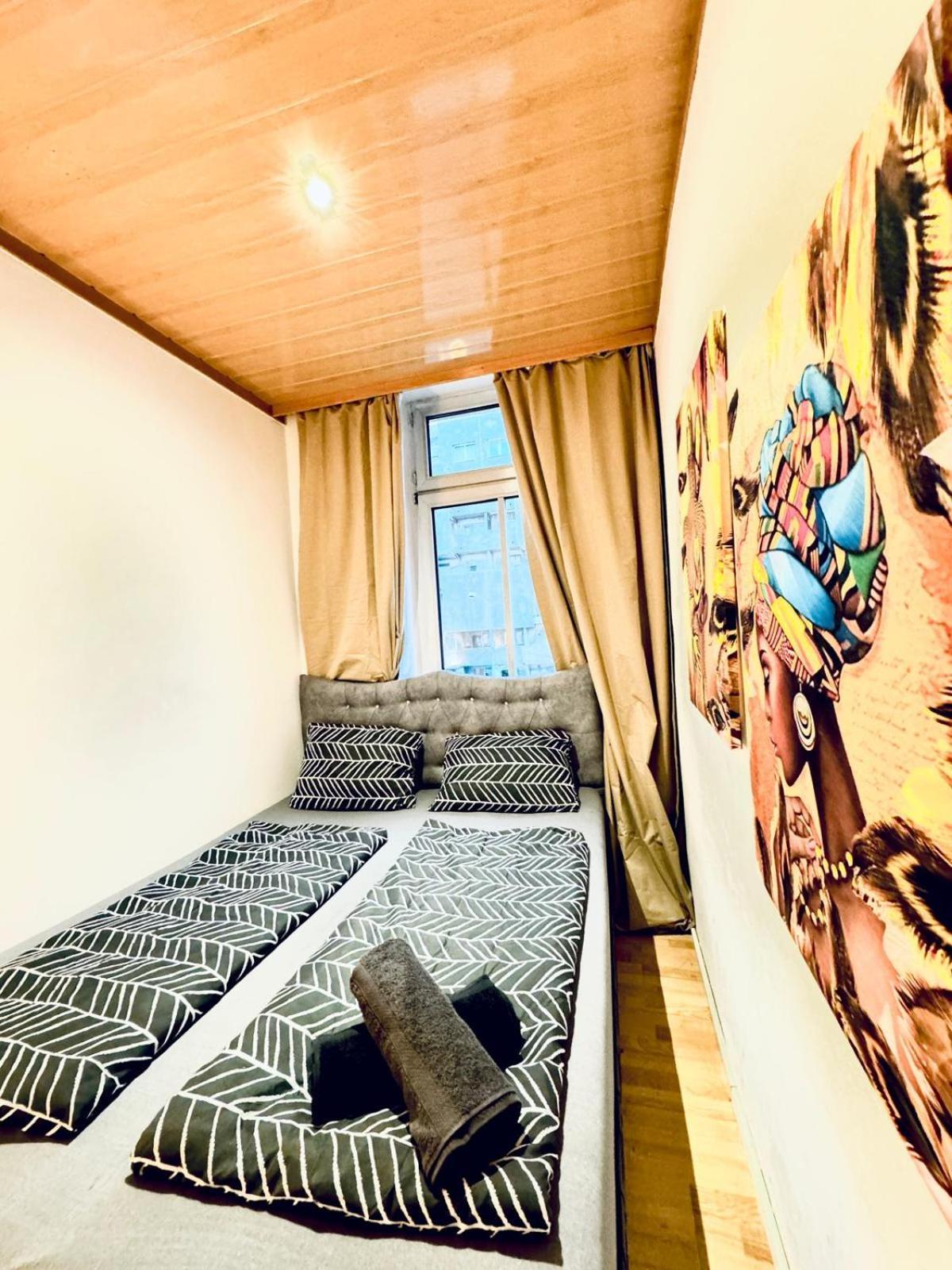 Cozy 4br For Up To 12p 10-min To Fac Platz Apartment