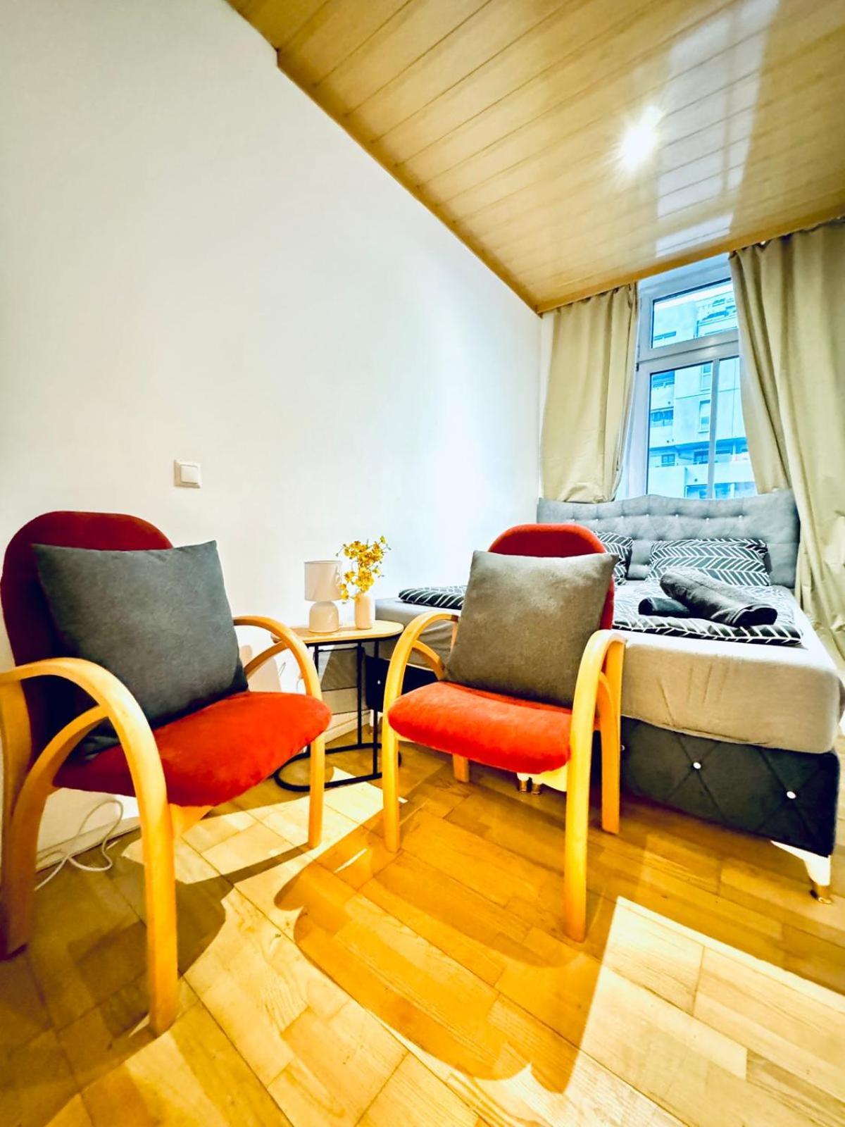 Cozy 4br For Up To 12p 10-min To Fac Platz Apartment