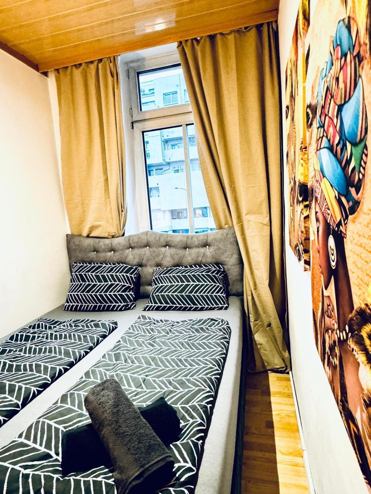 Cozy 4br For Up To 12p 10-min To Fac Platz Apartment *